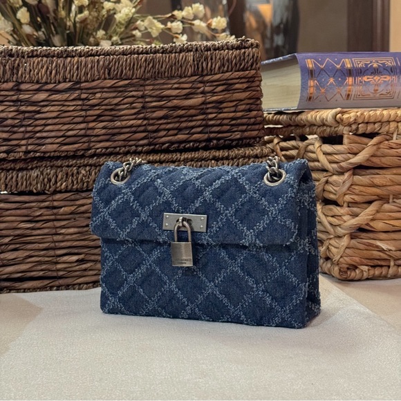 Kurt Geiger London Mini Brixton Lock Shoulder Bag NWOT - Picture 4 of 15